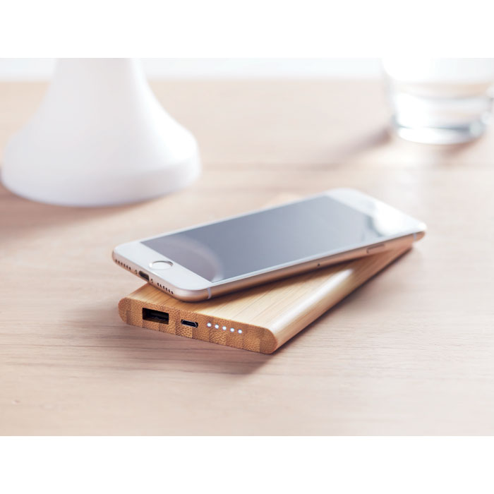 ARENA - Induktive Powerbank Bambus